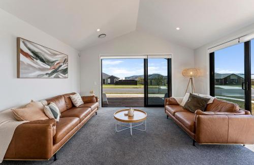 Wharewaka House | Harakeke Holiday Haven - Taupo