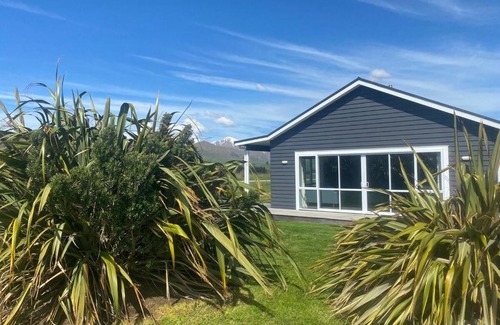 Fairlie House | Harakeke House