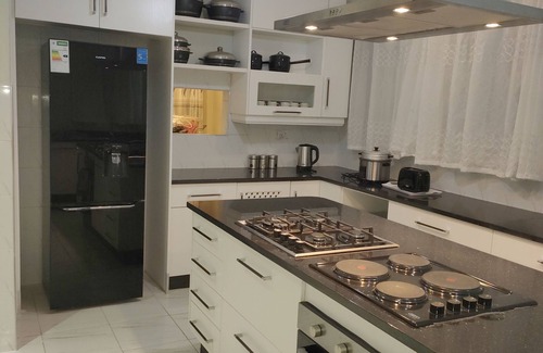 Mbare West House | Harare Houghton Park New Holiday home *Borehole, Solar, WFI*