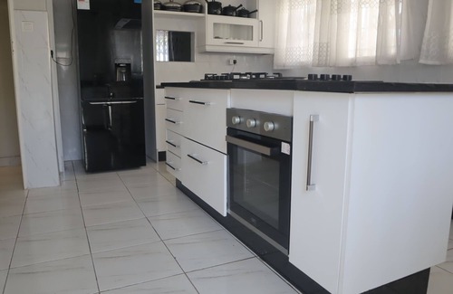 Mbare West House | Harare Houghton Park New Holiday home *Borehole, Solar, WFI*