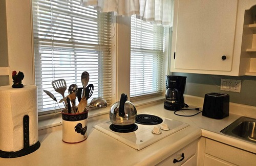 Bar Harbor Apartment | Harbor Breeze B - nicely-renovated upstairs apartment in Bar Harbor