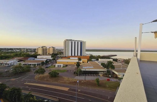 Darwin City Centre House | Harbor City