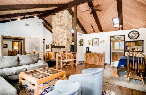 Union Pier House | Harbor Country Family Lodge