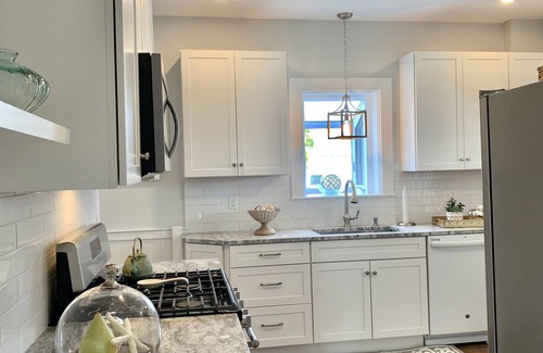 Dartmouth Cottage | Harbor Front Cottage in the Heart of the Padanaram Village