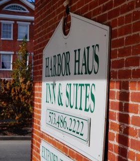 Hermann Hotel | Harbor Haus Inn & Suites