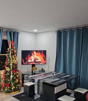 Harrison House | Harbor Haven: Stay, Sail, Dine!