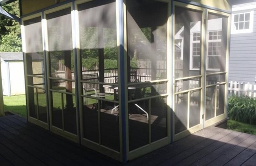Union Pier House | Harbor Haven: Union Pier's Charm Shines in the Fall!