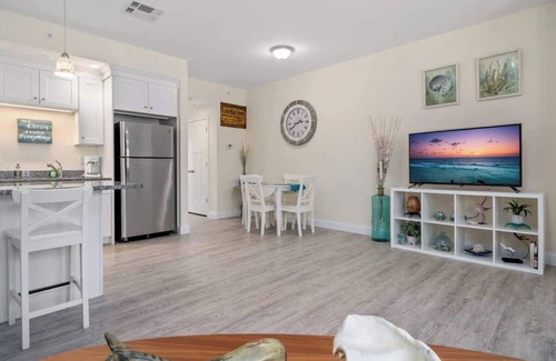 Hampton Condo | Harbor Haven | Walk to Beach | A/C | 1 Level