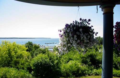 Bayfield House | Harbor Hill House