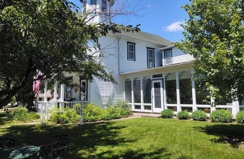 Pepin Apartment | Harbor Hill Inn - Plymouth Suite