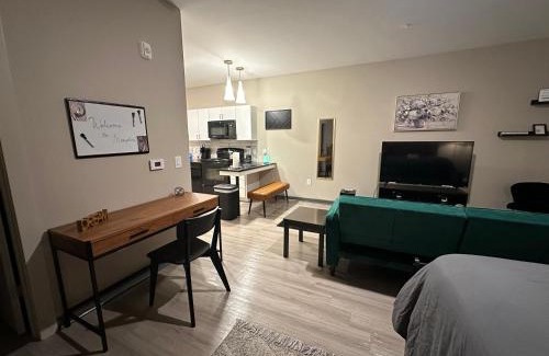 Memphis Apartment | Harbor Hollow-Studio 2 mins to Renasant