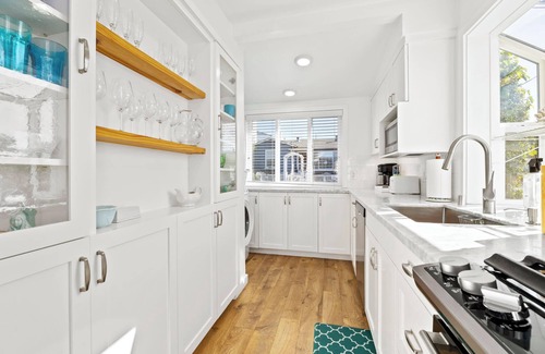 Eastside Santa Cruz House | Harbor home - with a hot tub!