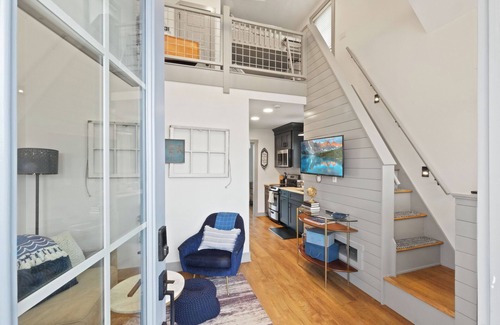 Ottawa House | Harbor Inn - Ship, Captain, Crew