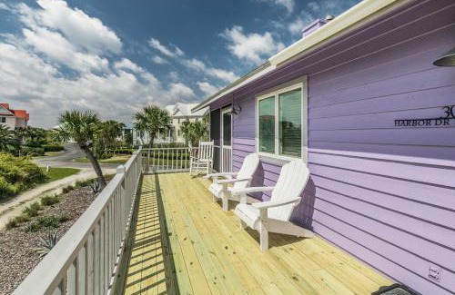 Beachwalk House | Harbor Island Family Beach Getaway - Golf Cart Included Short walk to Beach and Pool
