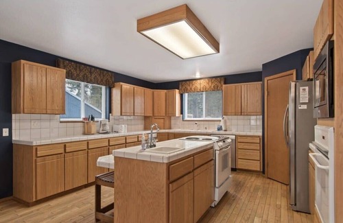 Coeur d'Alene House | Harbor Island - Spacious Waterfront Home with Dock