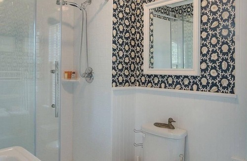 Pipes Cove Bed & Breakfast | Harbor Knoll Bed & Breakfast