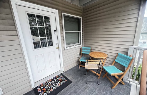 Stamford Apartment | Harbor Point Cozy 2 Bed/Parking