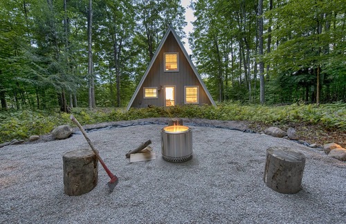 Harbor Springs Ski Chalet | Harbor Springs A-frame 5 min from town!