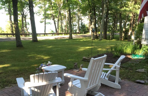 Forest Beach House | HARBOR SPRINGS cottage Lovely views of Lake Michigan TUNNEL OF TREES Relaxing