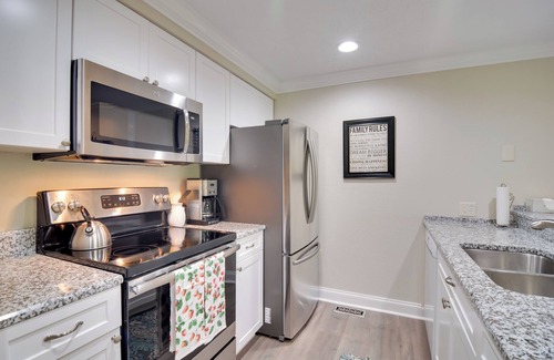 Harbor Springs Condo | Harbor Springs Condo ~ 6 Mi to Lake Michigan!