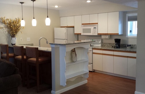 Harbor Springs Condo | Harbor Springs Condo - Trout Creek Unit 84, spacious1700', VERY CLEAN w/Cable