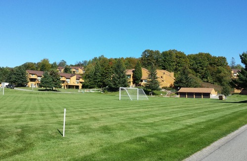 Harbor Springs Condo | Harbor Springs Condo - Trout Creek Unit 84, spacious1700', VERY CLEAN w/Cable