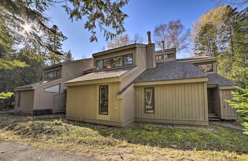 Harbor Springs Apartment | Harbor Springs Condo with Fireplace Near Skiing!