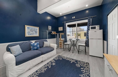 Hollywood South Central Beach Apartment | Harbor Suite 2/2 Beachfront