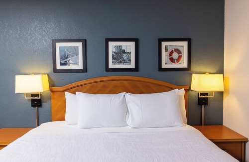 Manitowoc Hotel | Harbor Town Inn