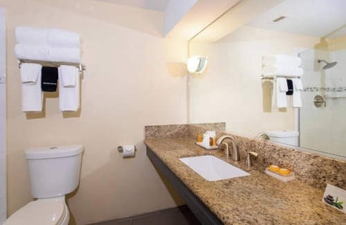 Christiansted House | Harbor View 4-Room Stay | 8 Queen Beds | Perfect for Groups or Family Gatherings