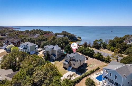 Whalehead Beach Apartment | Harbor View | by Rather Be Properties