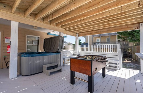 Whalehead Beach Apartment | Harbor View | by Rather Be Properties