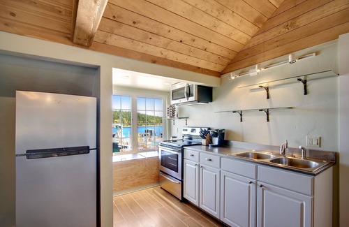 Friday Harbor Condo | Harbor View Condo! (Blue Water Suite)