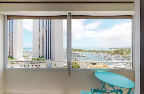 Waikiki Apartment | Harbor View Plaza #1203