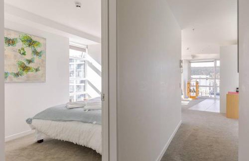 Te Aro Apartment | Harbor View Two Bedroom Apartment At Pinnacle