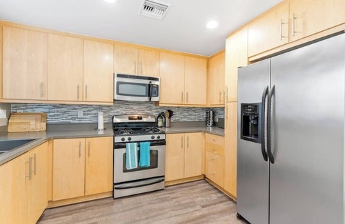 Marina del Rey Apartment | Harbor Views Retreat By Venice Beach In Marina MDR