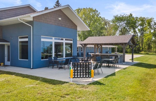 Harbor Beach House | HarborBeach Haven & Event Lodge! 300' of Lakefront