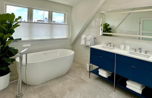 Yachting Village Hotel | Harborside Inn