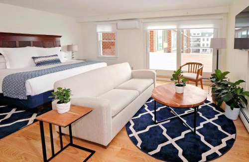 Yachting Village Hotel | Harborside Inn