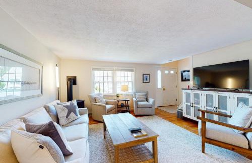 Falmouth House | Harborside Retreat