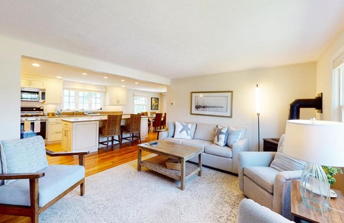 Falmouth House | Harborside Retreat