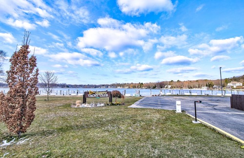 Saugatuck Apartment | Harborview Bayfront II King