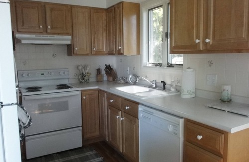 Forest Beach Cottage | Harborview Cottage Overlooking Beautiful Lake Michigan
