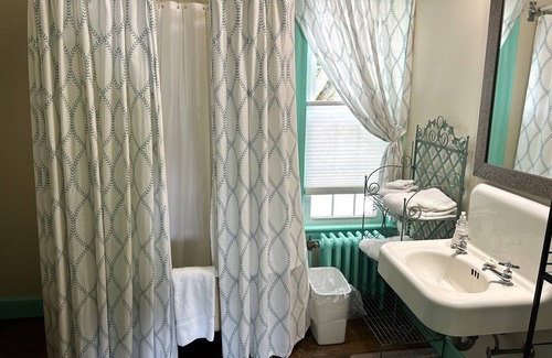 Gloucester Bed & Breakfast | Harborview Inn