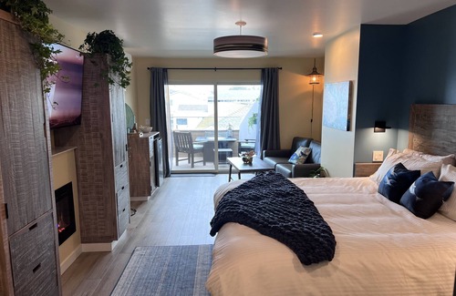 Morro Bay Hotel | HarborWalk Inn