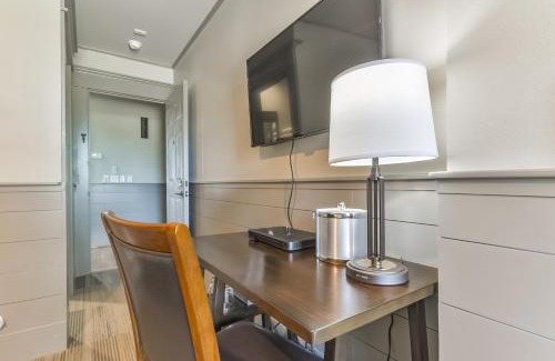 Hitchcock Cabin | Harborwalk Lodge