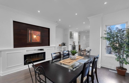 Riverdale Hotel | Harbory Stays - 4BR Suite