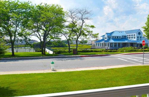 Heron Harbour Isle Apartment | Harbour Club G7 condo