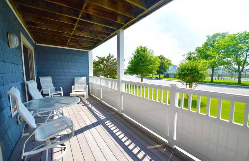 Heron Harbour Isle Apartment | Harbour Club G7 condo