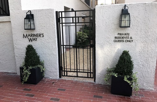 Harbour Town Condo | Harbour Cove-Remodeled Luxury Steps from the Lighthouse in Harbour Town